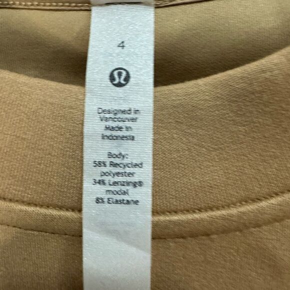 Lululemon Gathered Waist Pullover - Picture 5 of 5